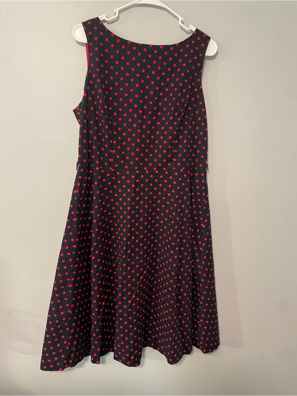 Black Sleeveless Fit-and-Flare Dress with Pink Polka Dots 16P